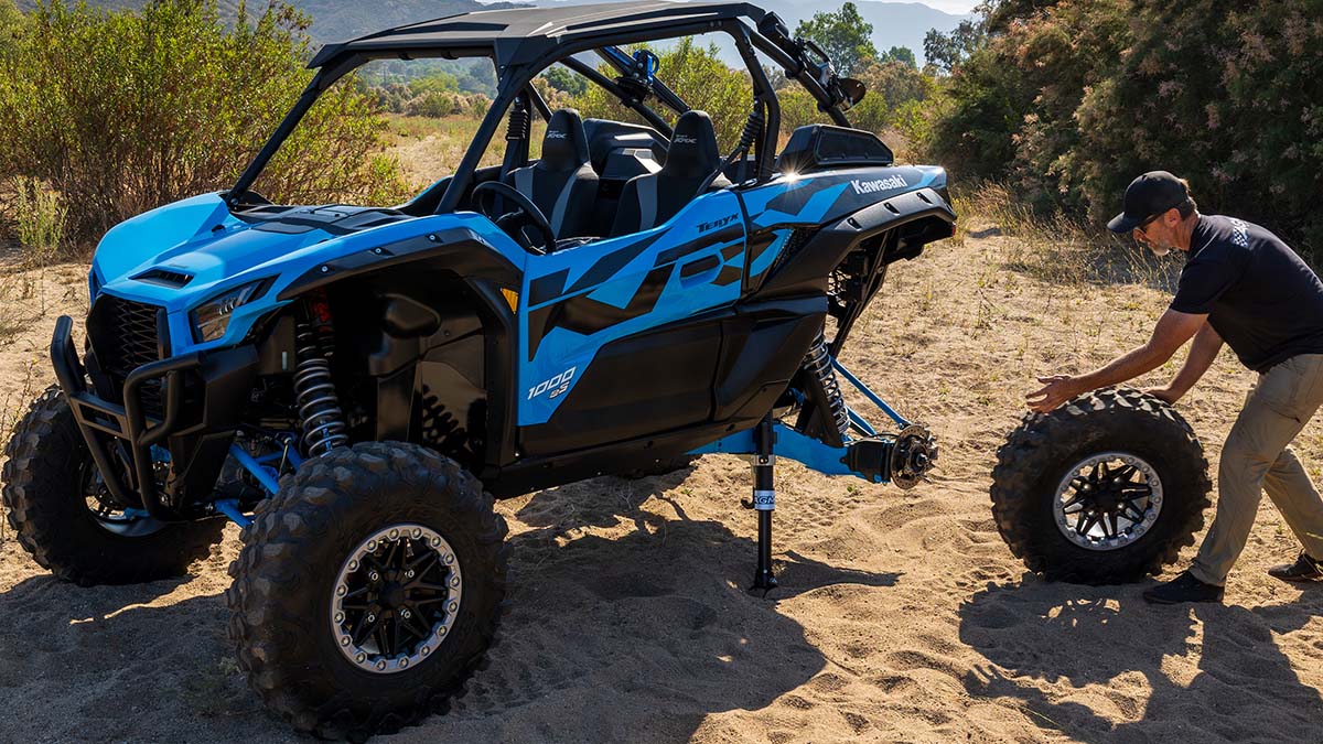 Can-Am Maverick R Lift Guide | Scissor Jack – AGMProducts